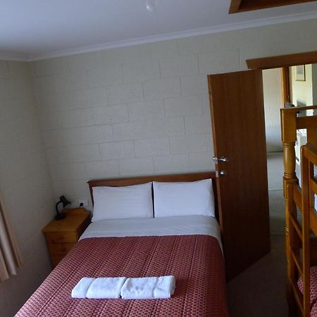 Willaway Motel Apartments Ulverstone Exterior photo