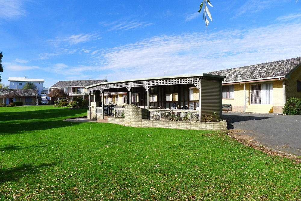 Willaway Motel Apartments Ulverstone Exterior photo