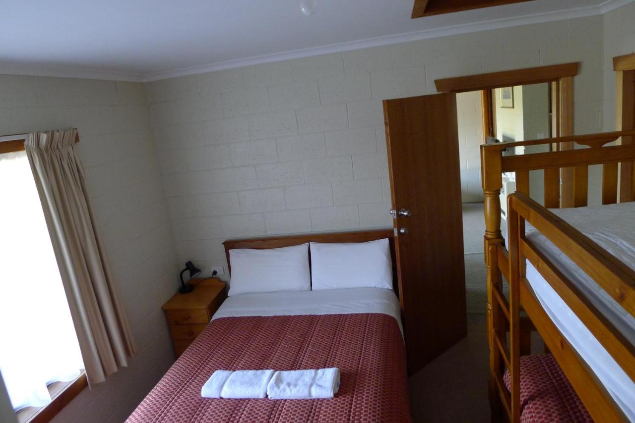 Willaway Motel Apartments Ulverstone Exterior photo